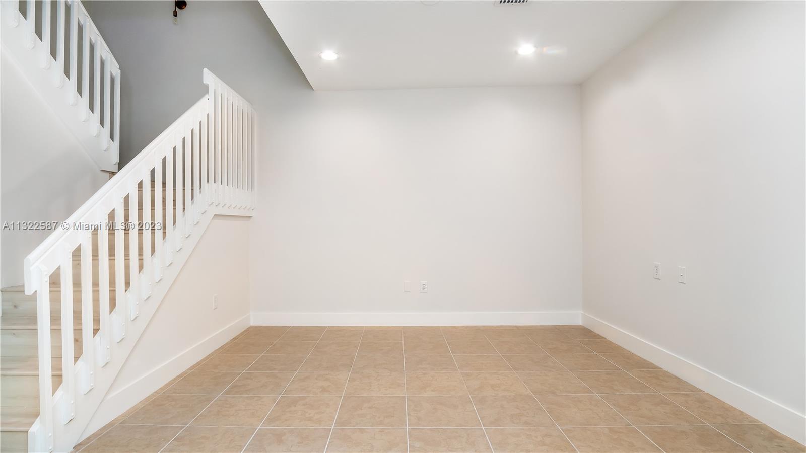 1130 Chestnut Ln Unit: 1130