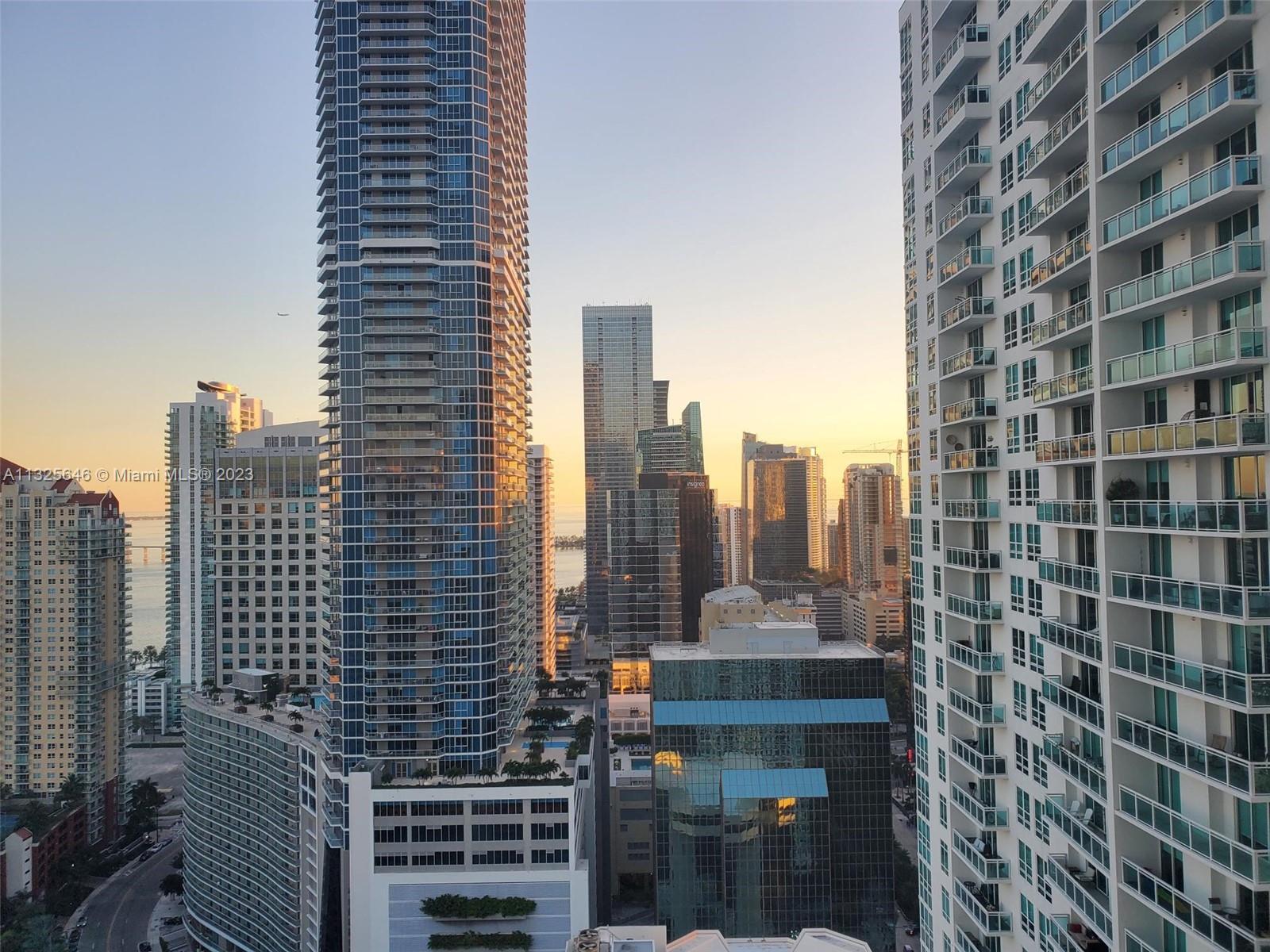 950 BRICKELL BAY DR Unit: 3405