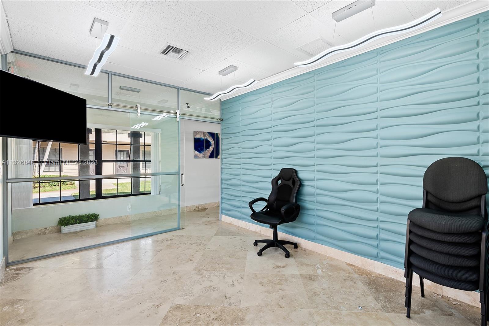 5329 Atlantic Ave Unit: 204