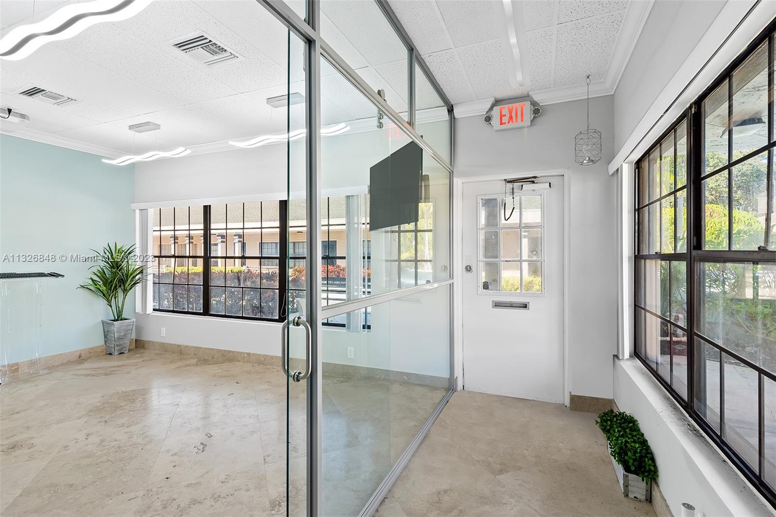 5329 Atlantic Ave Unit: 204
