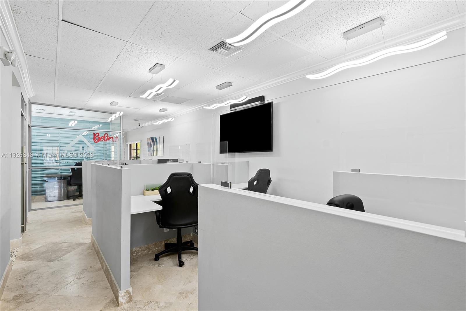 5329 Atlantic Ave Unit: 204