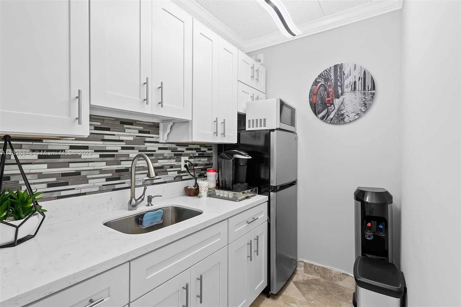 5329 Atlantic Ave Unit: 204