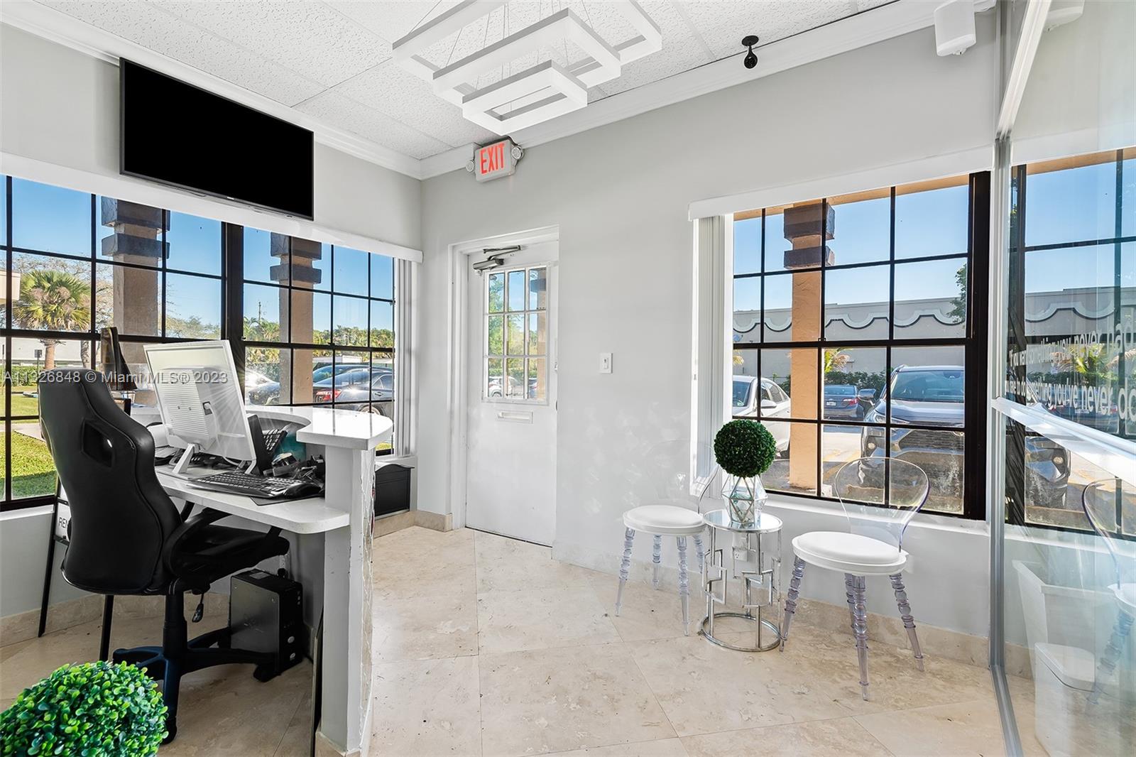 5329 Atlantic Ave Unit: 204
