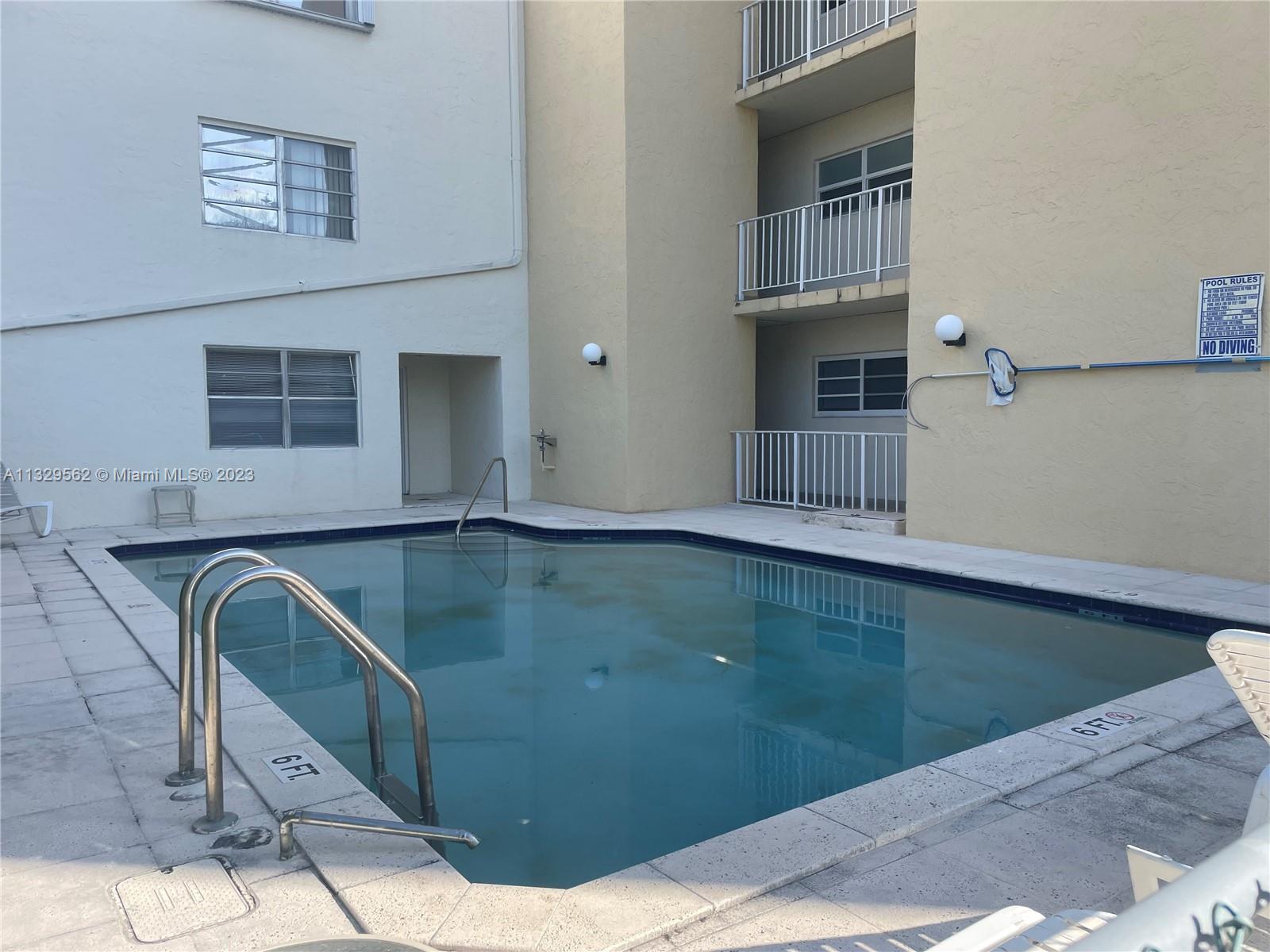3944 NE 167th St Unit: 405