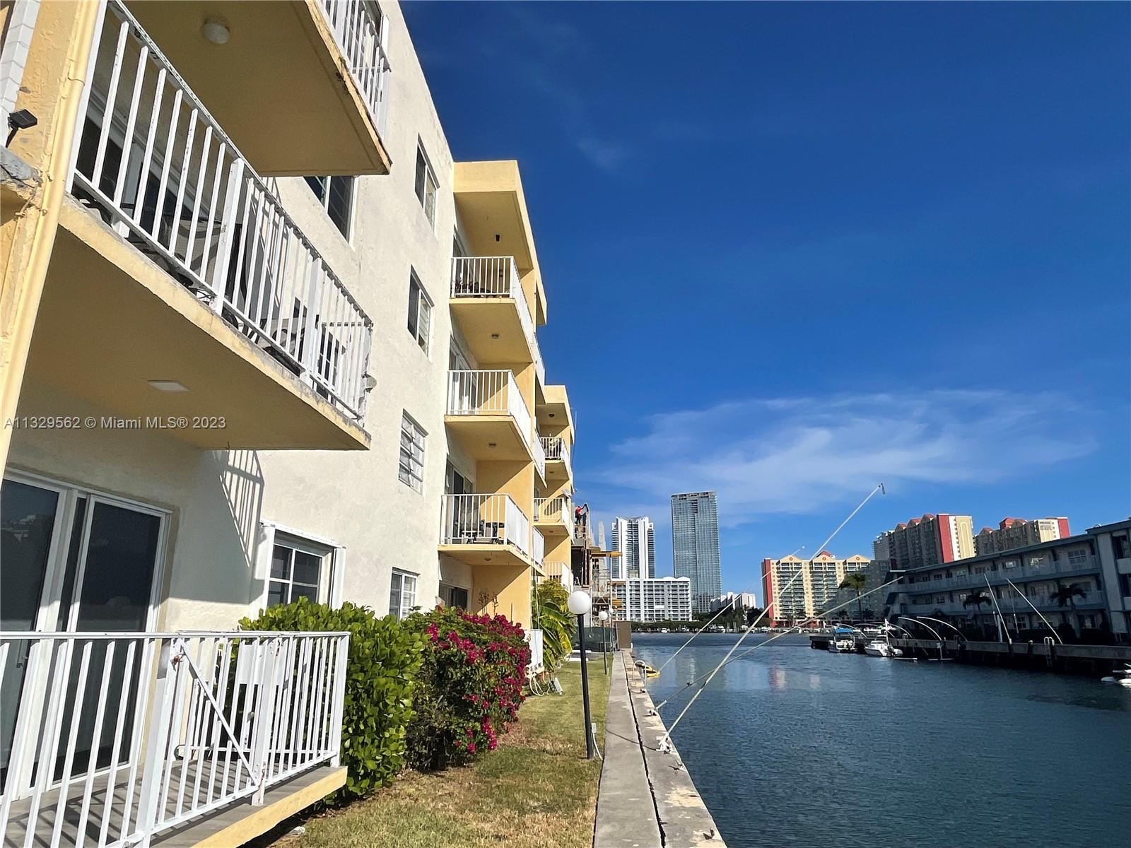 3944 NE 167th St Unit: 405