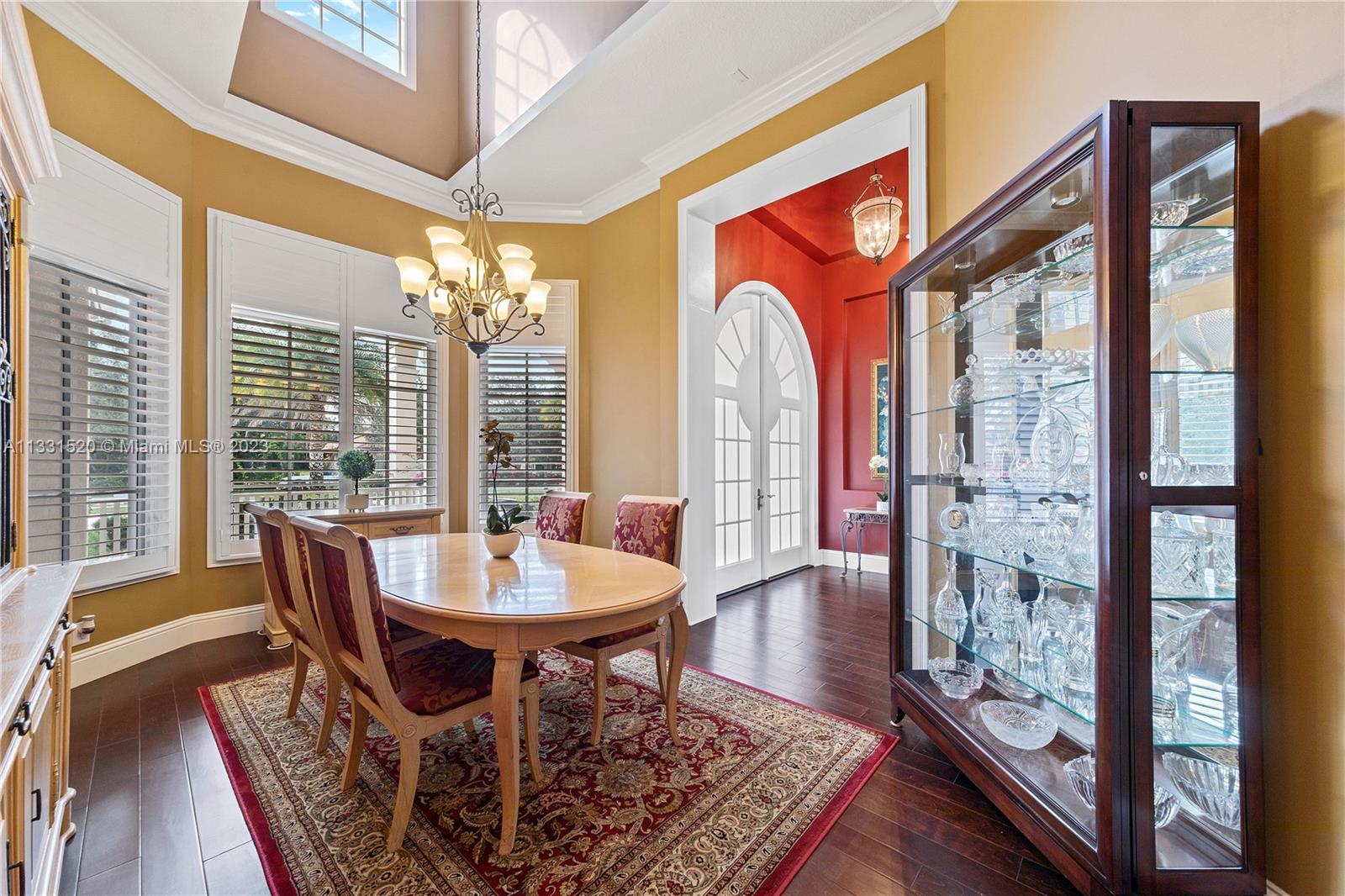 10451 S Camelot Cir