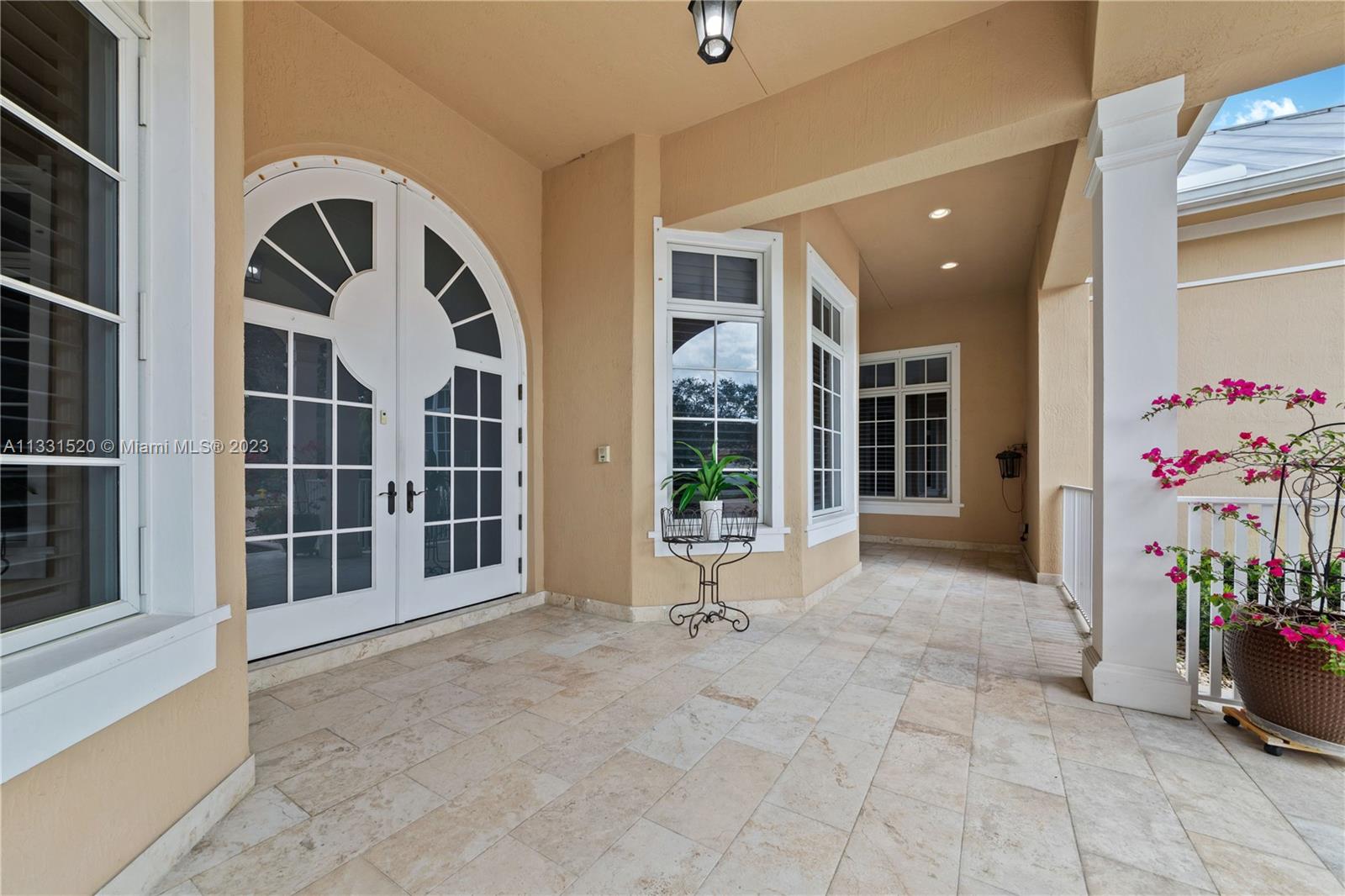 10451 S Camelot Cir