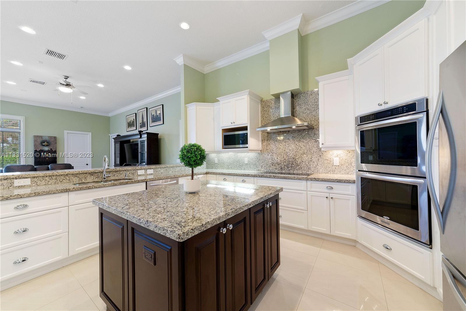10451 S Camelot Cir