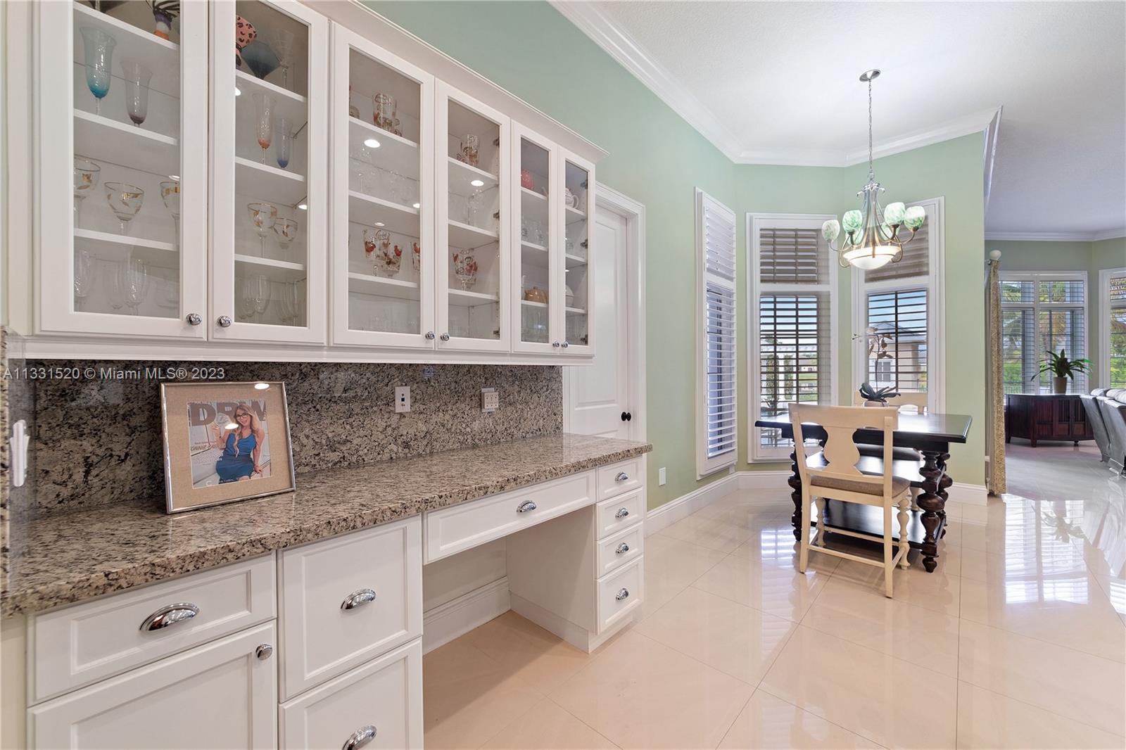 10451 S Camelot Cir