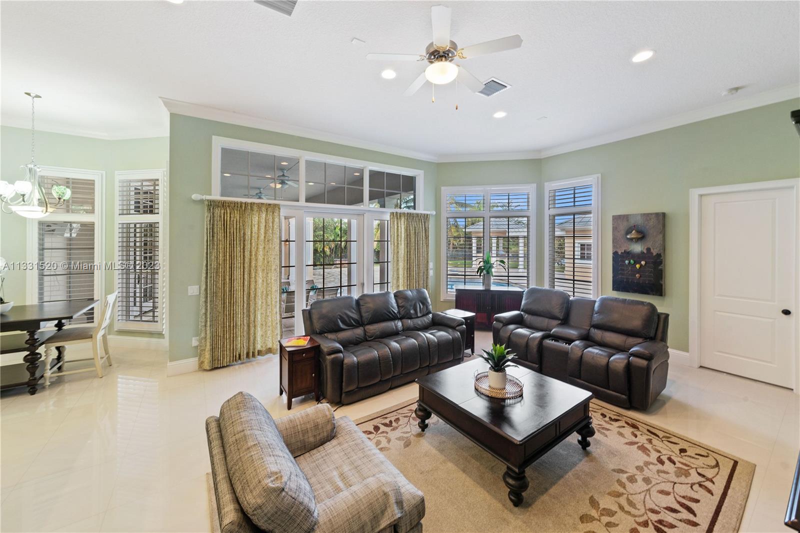 10451 S Camelot Cir