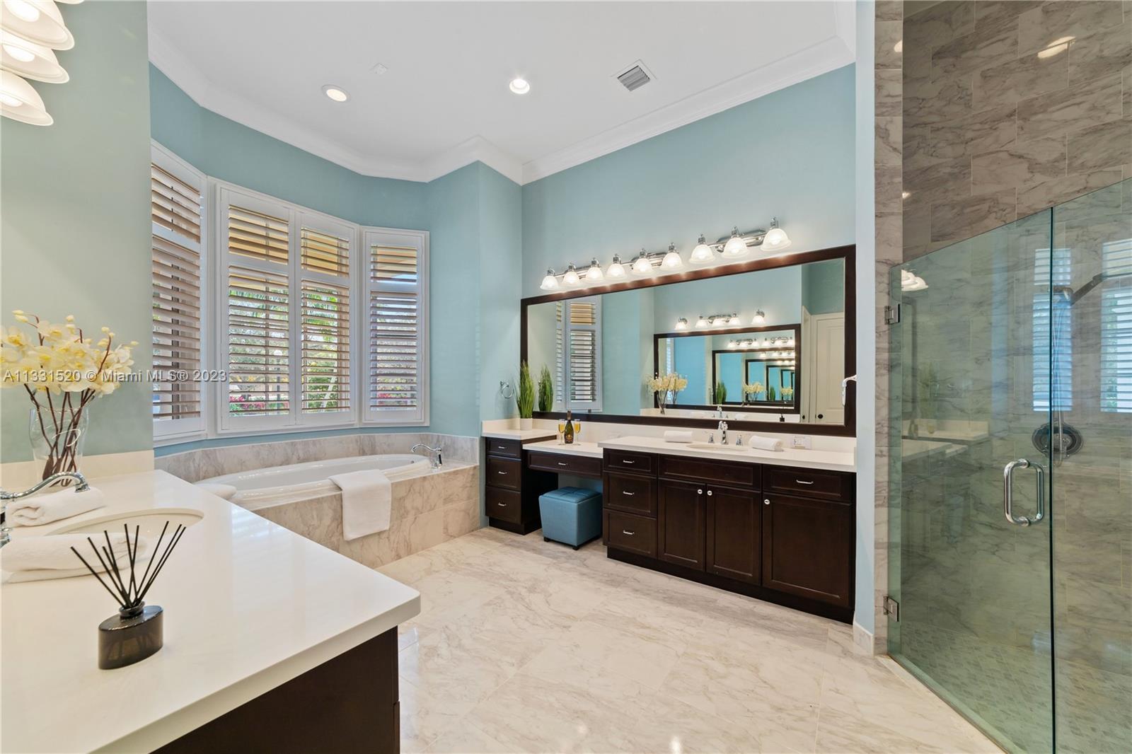 10451 S Camelot Cir