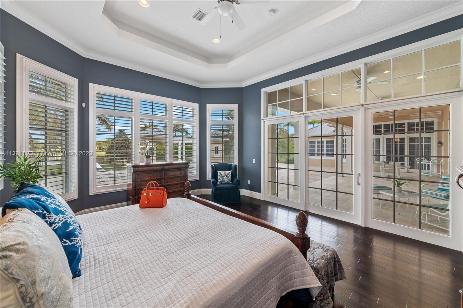 10451 S Camelot Cir