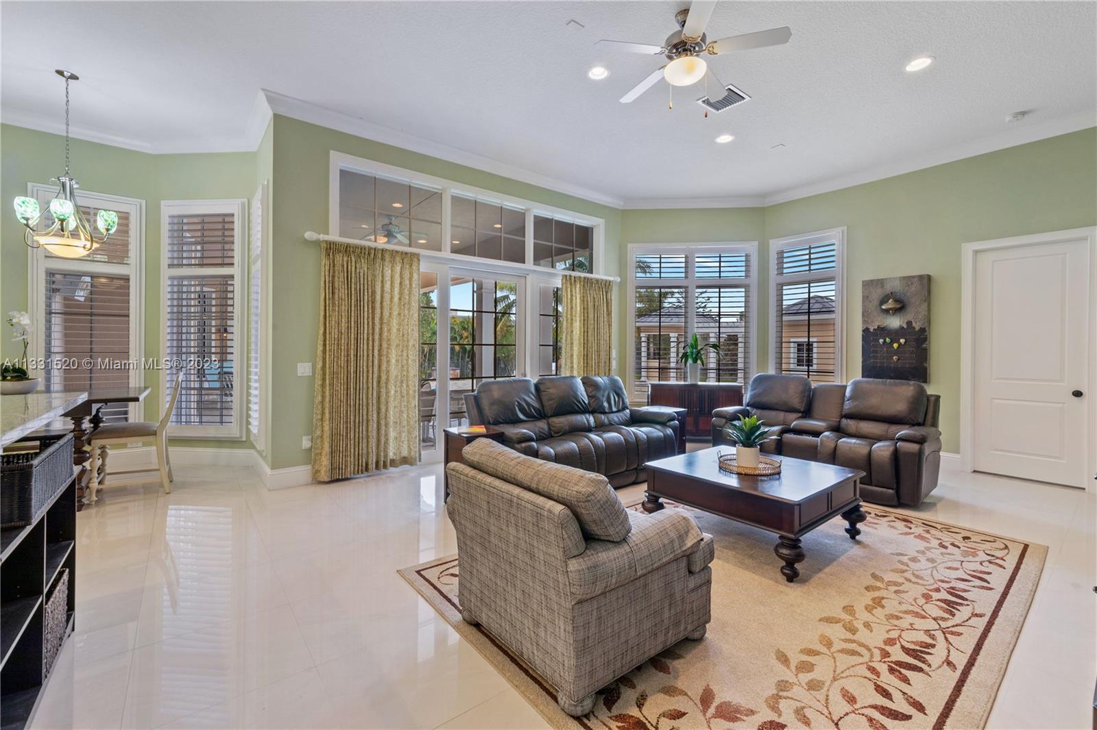 10451 S Camelot Cir