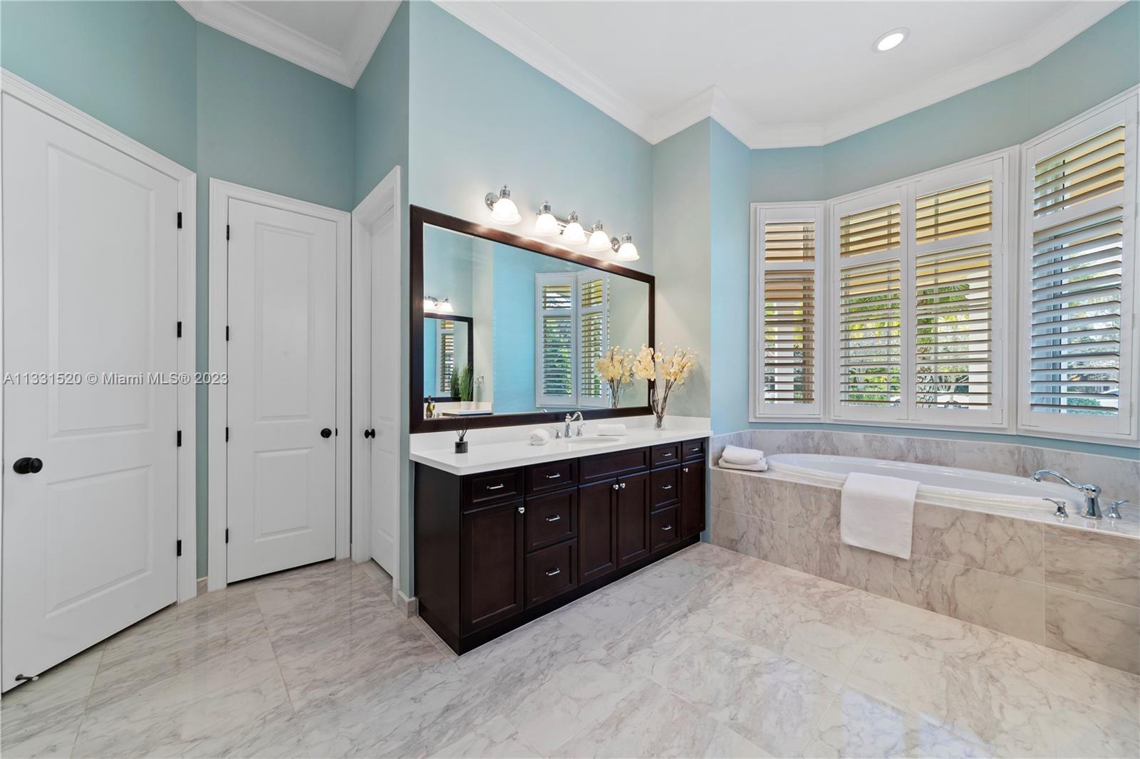 10451 S Camelot Cir