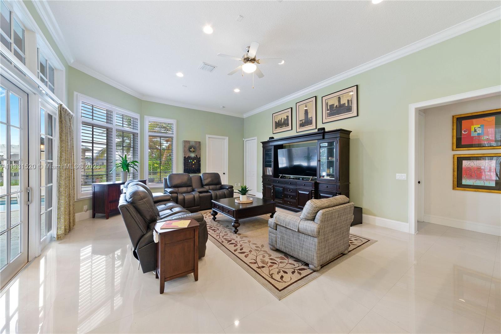 10451 S Camelot Cir