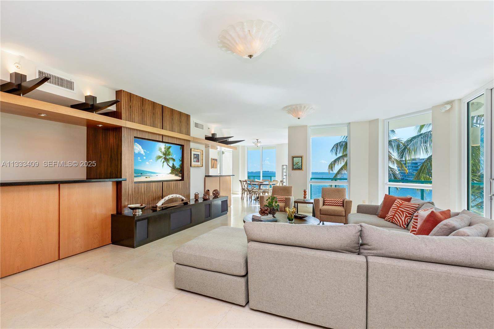 1660 W Glencoe St Unit: 302