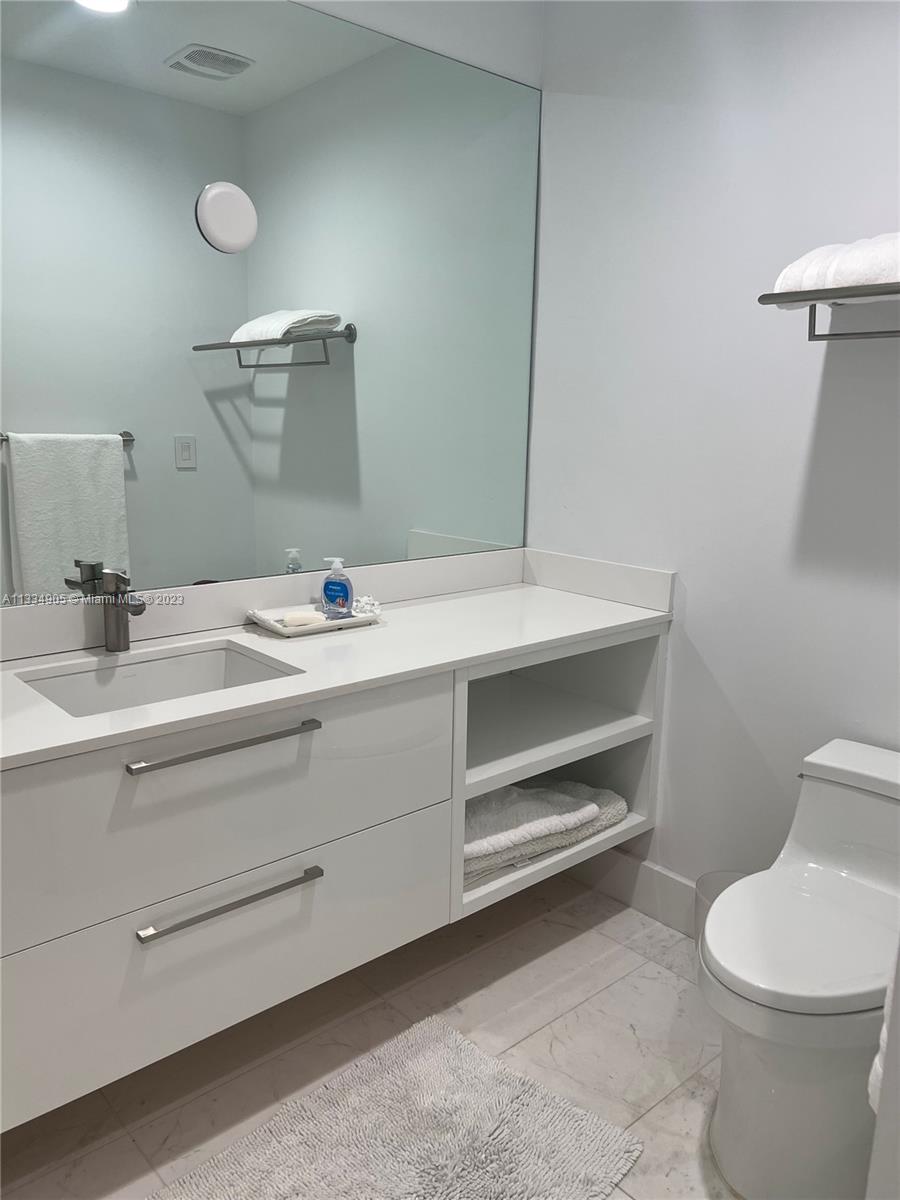 201 Crandon Blvd Unit: 528