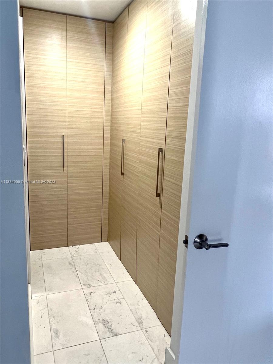 201 Crandon Blvd Unit: 528