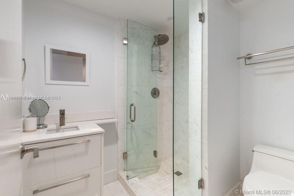 201 Crandon Blvd Unit: 528