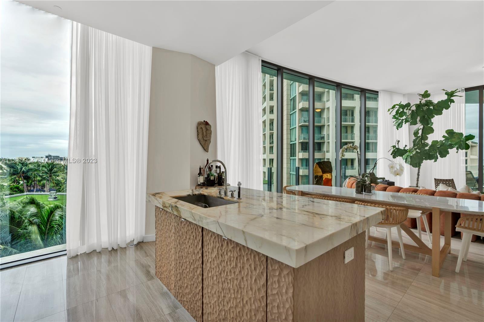 2821 S Bayshore Dr Unit: 7D
