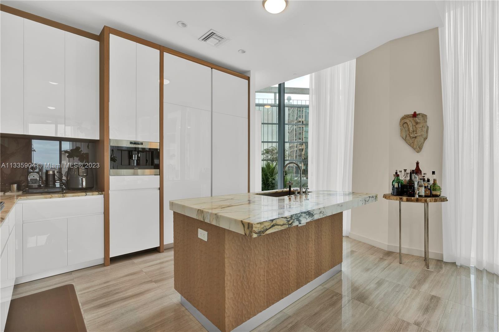2821 S Bayshore Dr Unit: 7D