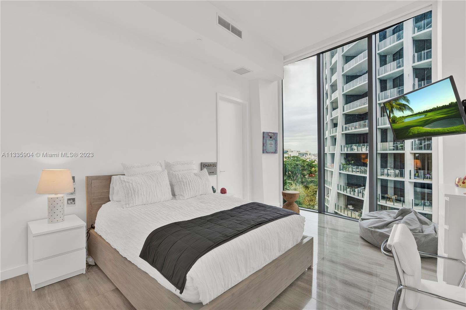 2821 S Bayshore Dr Unit: 7D