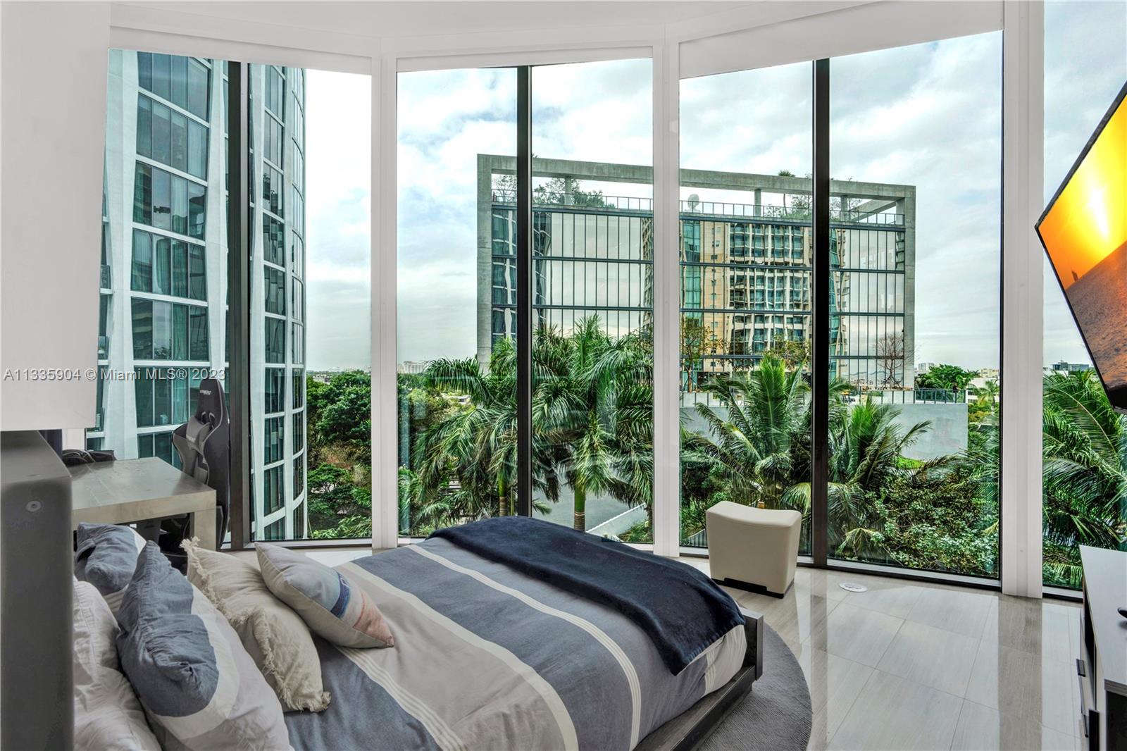 2821 S Bayshore Dr Unit: 7D