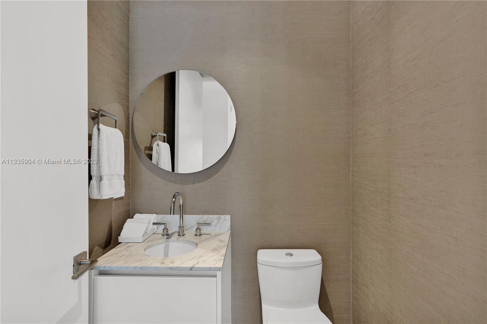 2821 S Bayshore Dr Unit: 7D