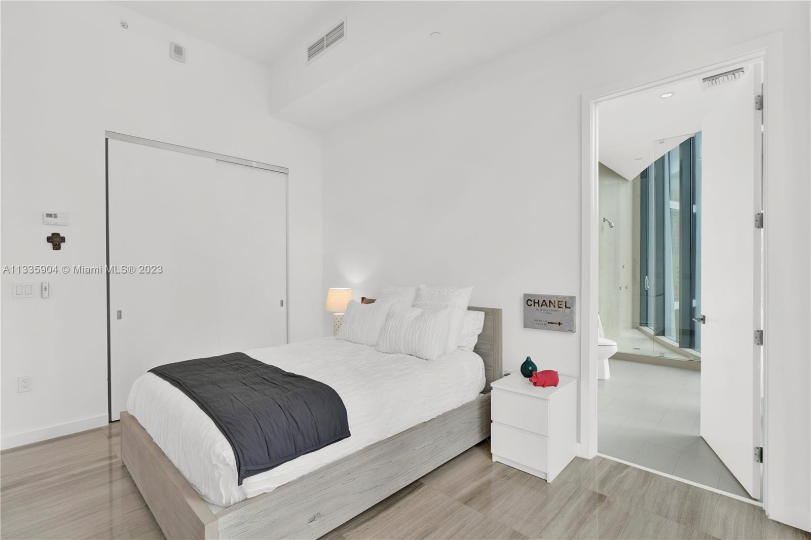 2821 S Bayshore Dr Unit: 7D