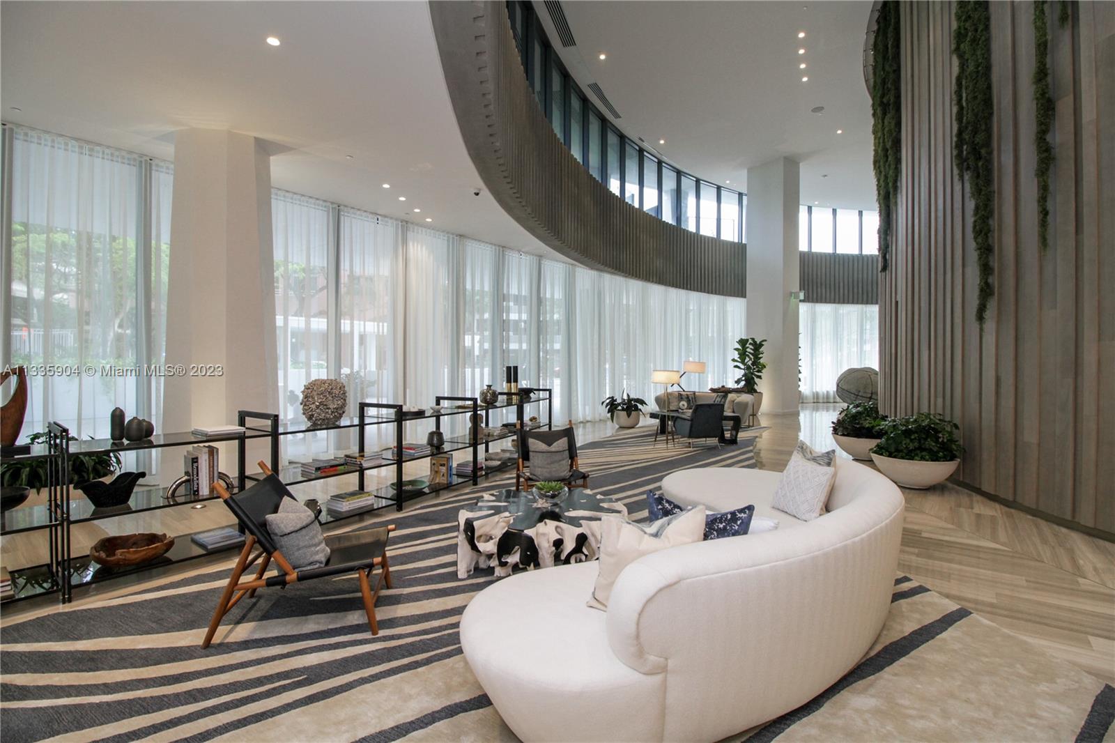 2821 S Bayshore Dr Unit: 7D