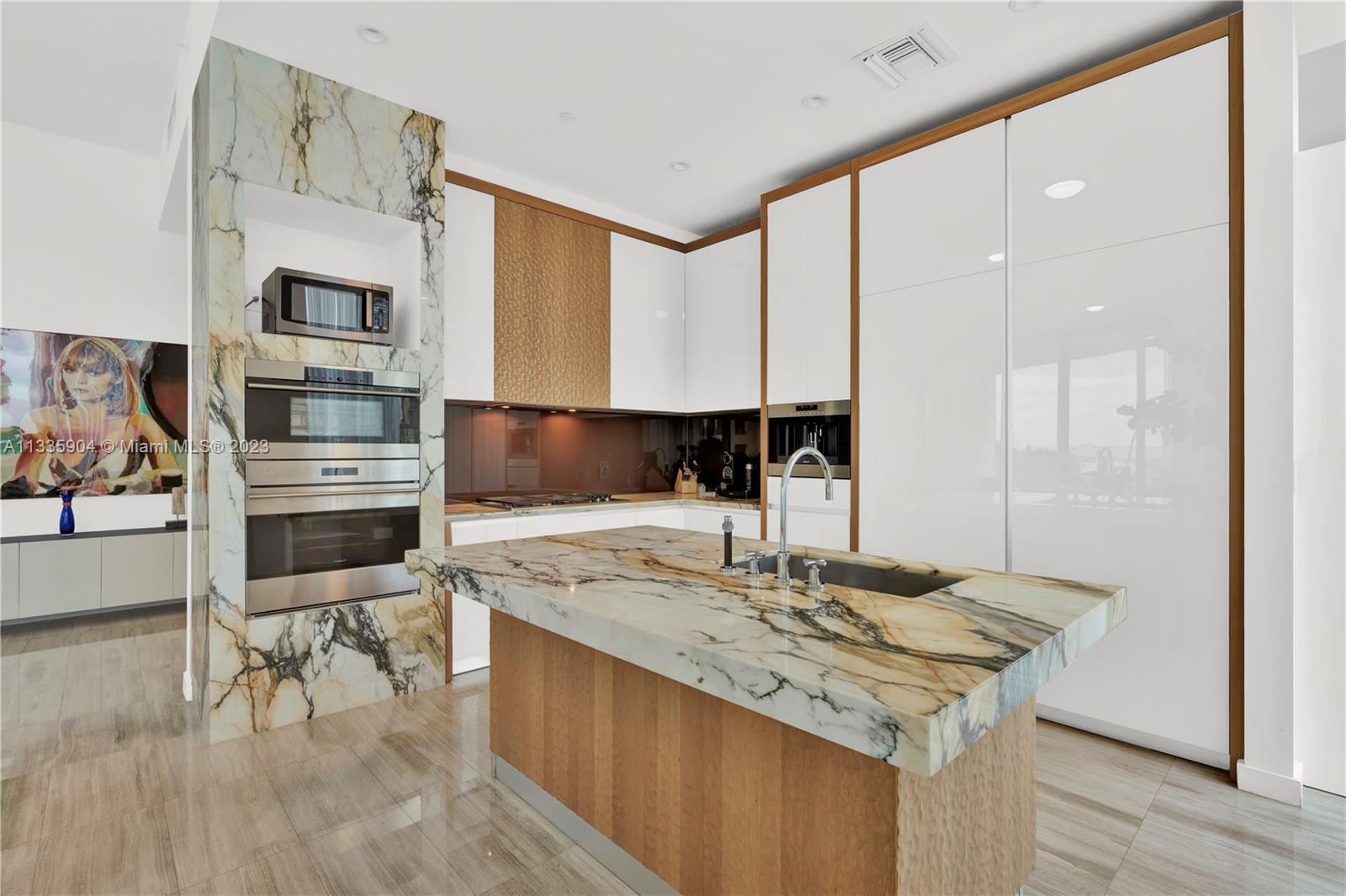 2821 S Bayshore Dr Unit: 7D