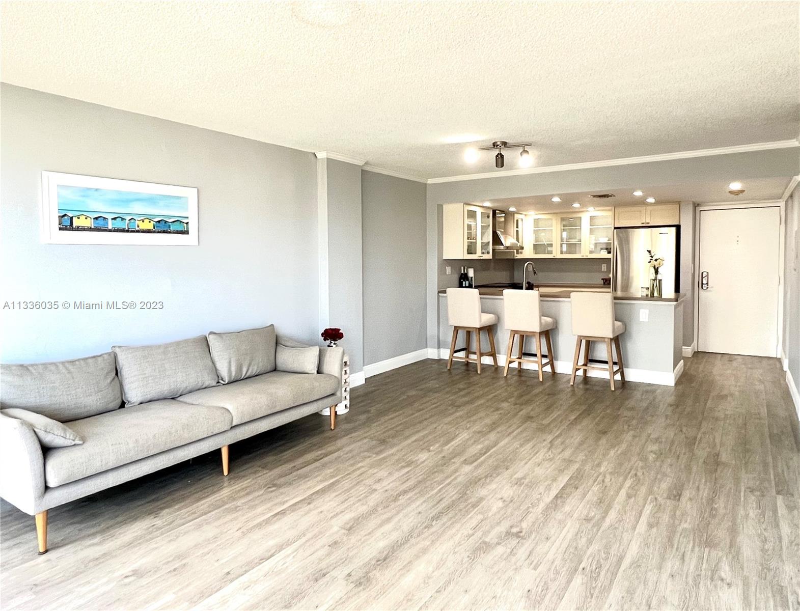 600 NE 36th St Unit: 211