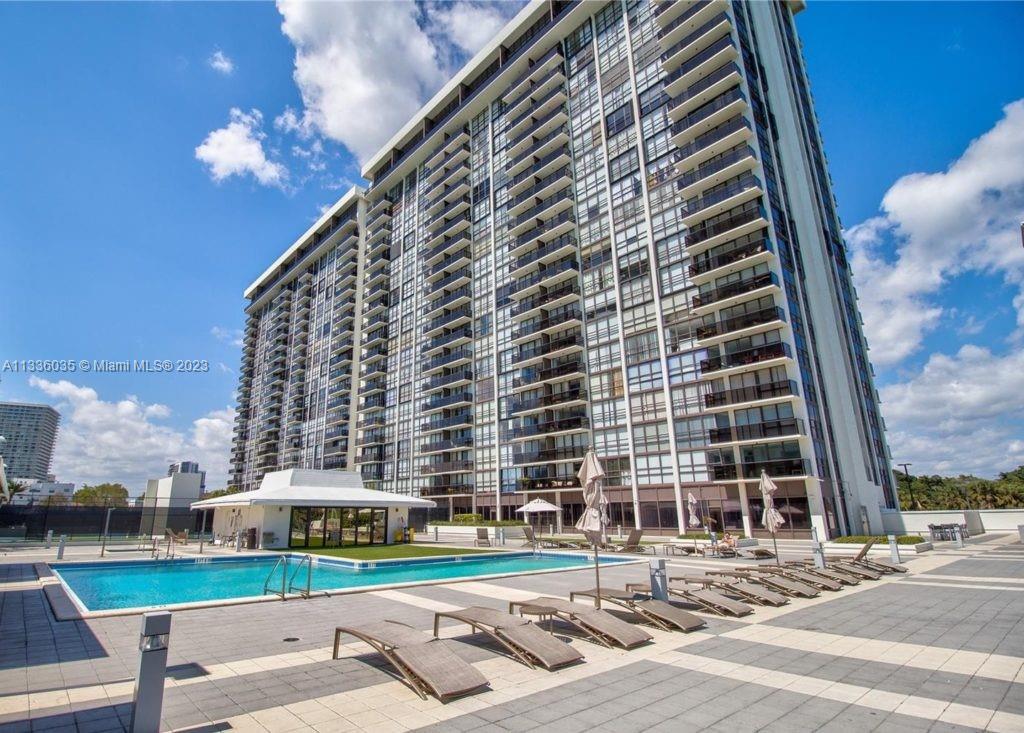 600 NE 36th St Unit: 211