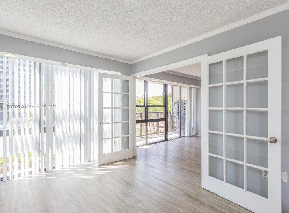 600 NE 36th St Unit: 211