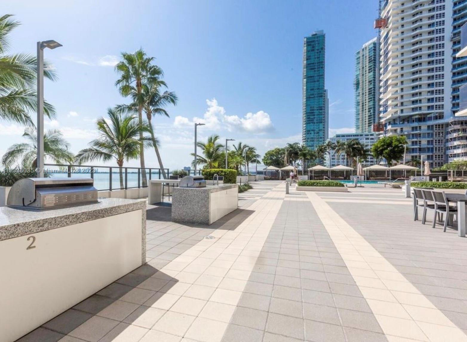 600 NE 36th St Unit: 211