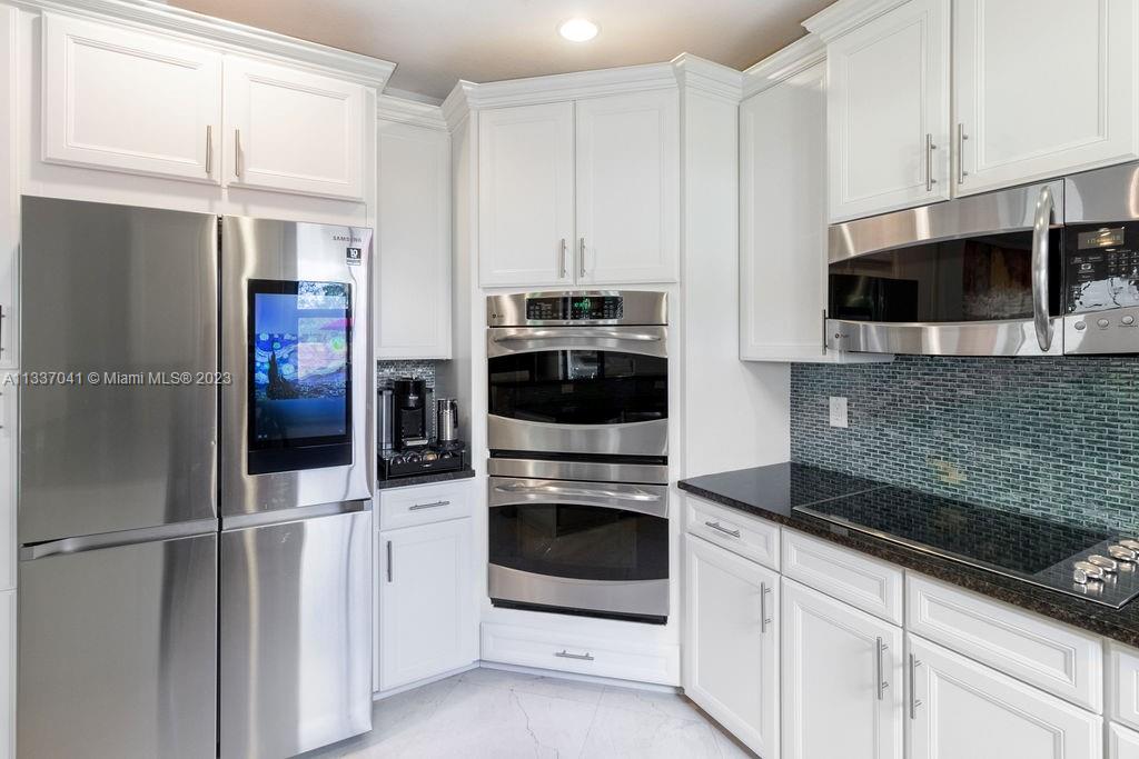 8810 NW 99th Path
