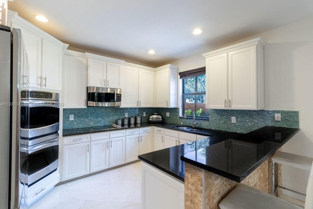 8810 NW 99th Path