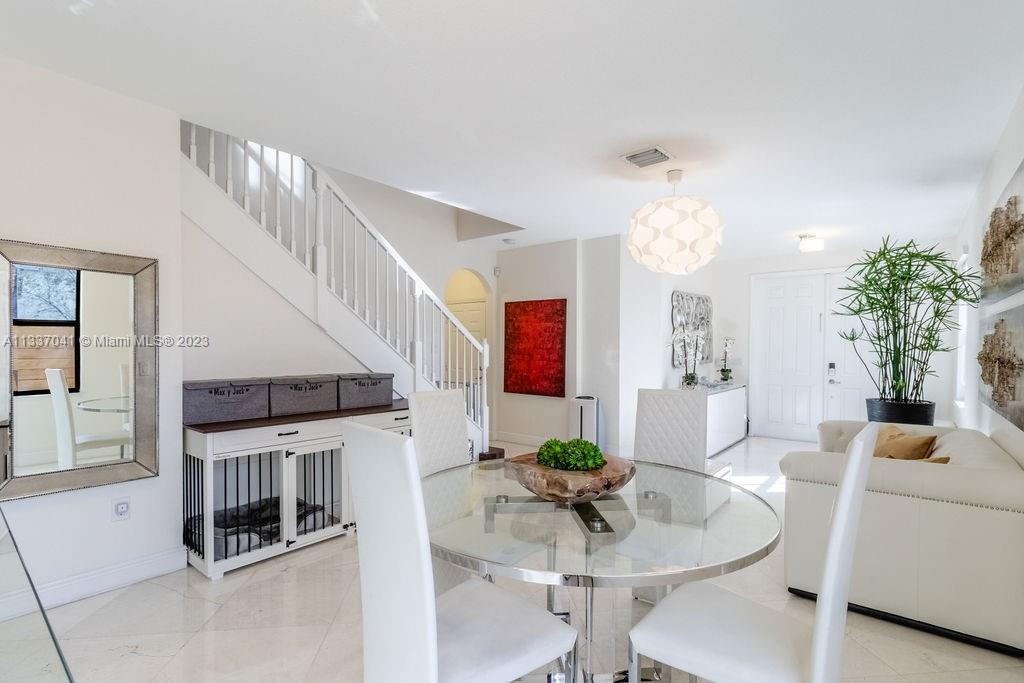 8810 NW 99th Path
