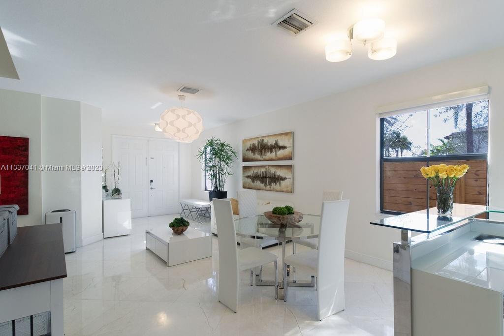8810 NW 99th Path