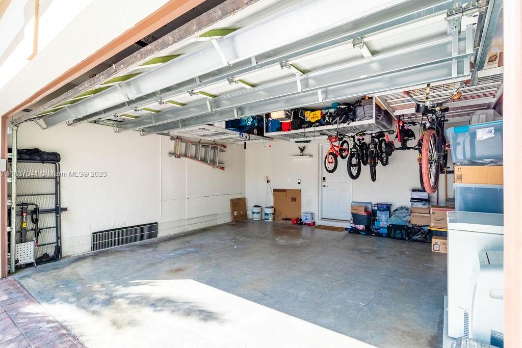 8810 NW 99th Path