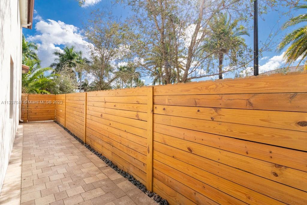 8810 NW 99th Path