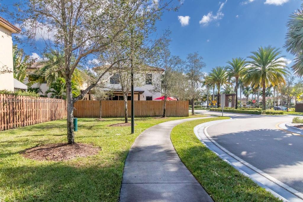 8810 NW 99th Path
