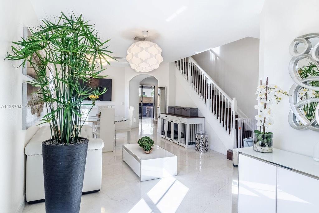 8810 NW 99th Path
