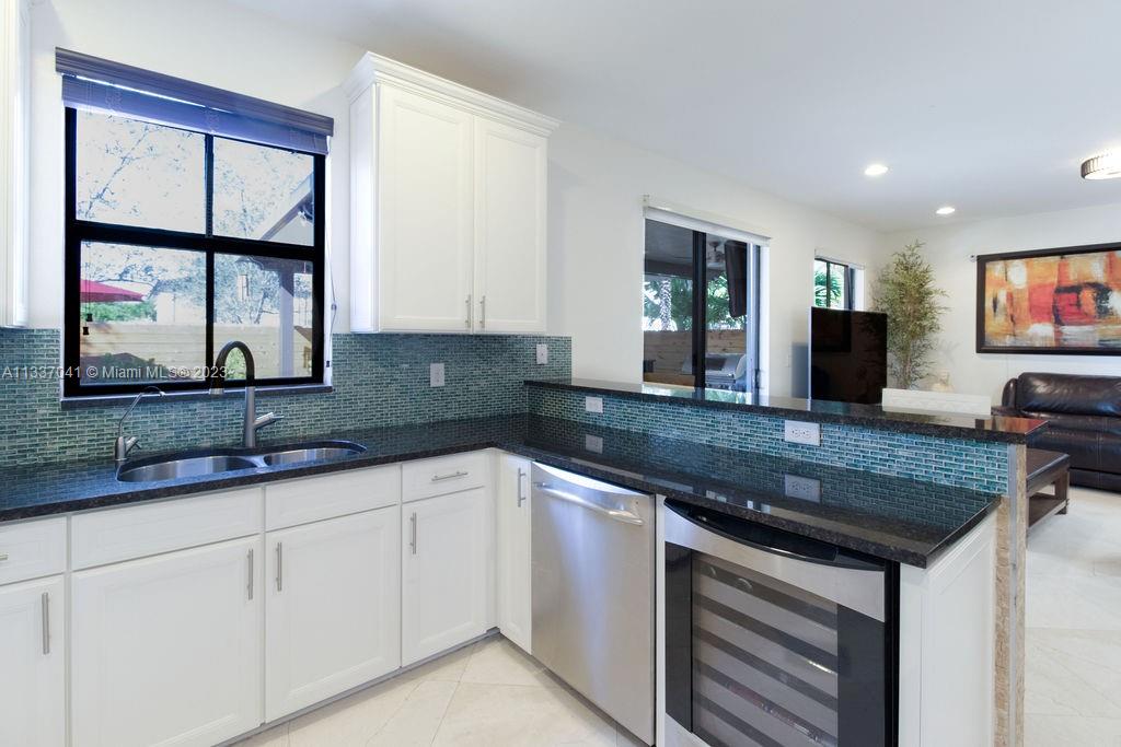 8810 NW 99th Path