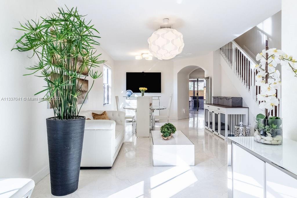 8810 NW 99th Path