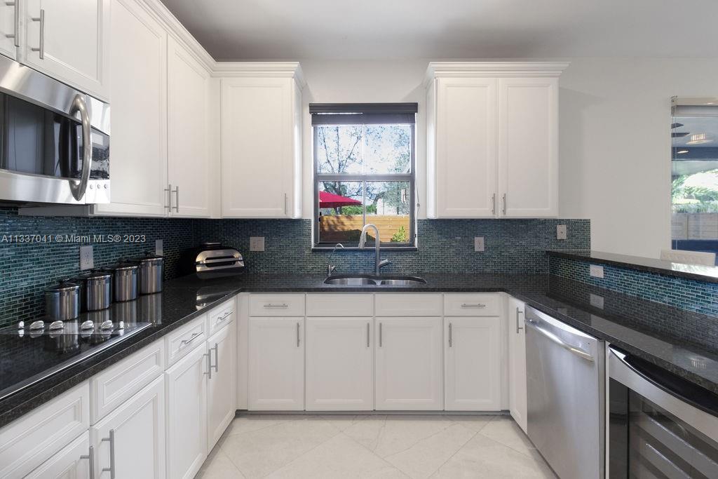 8810 NW 99th Path
