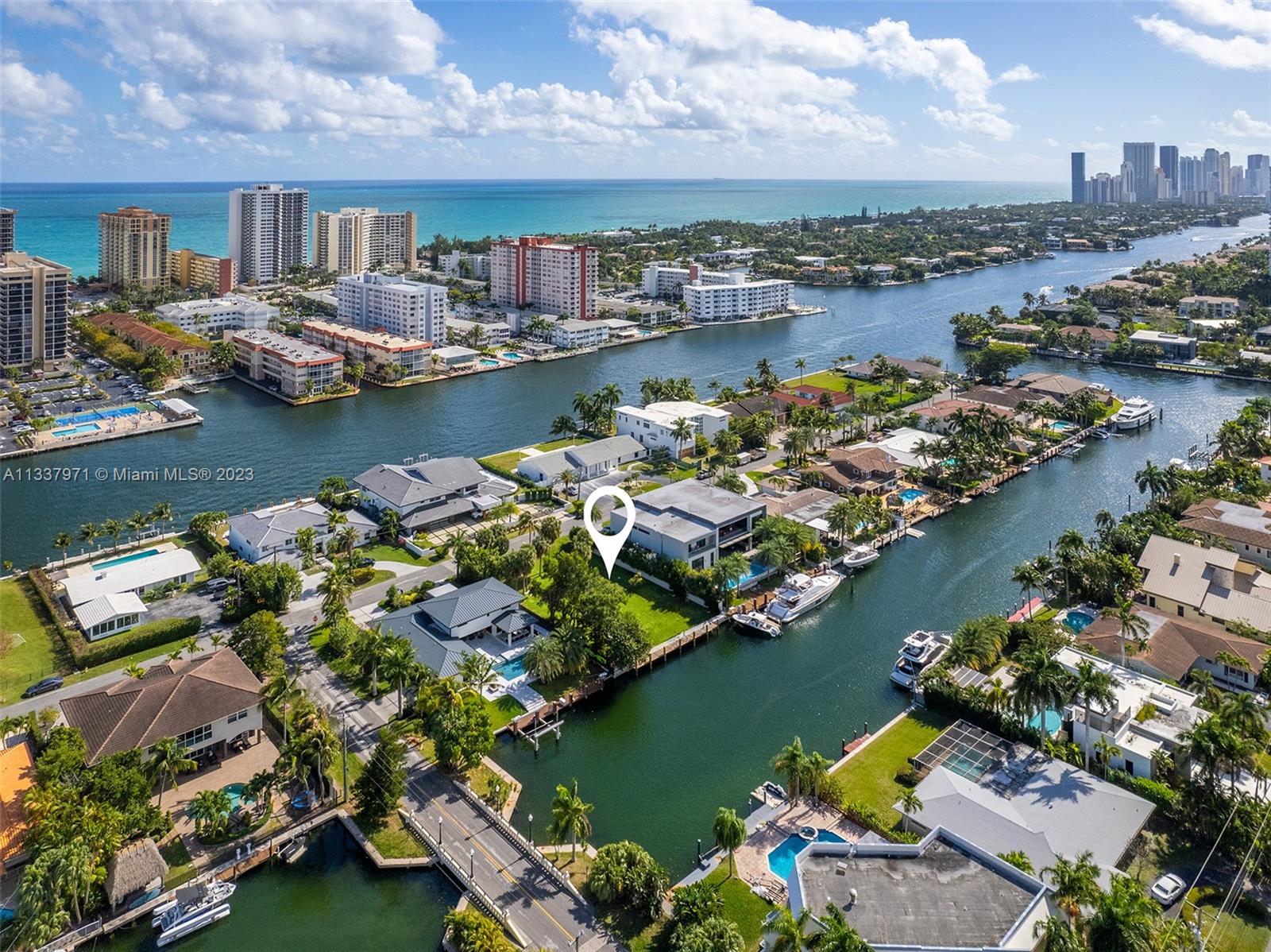 606 Palm Dr