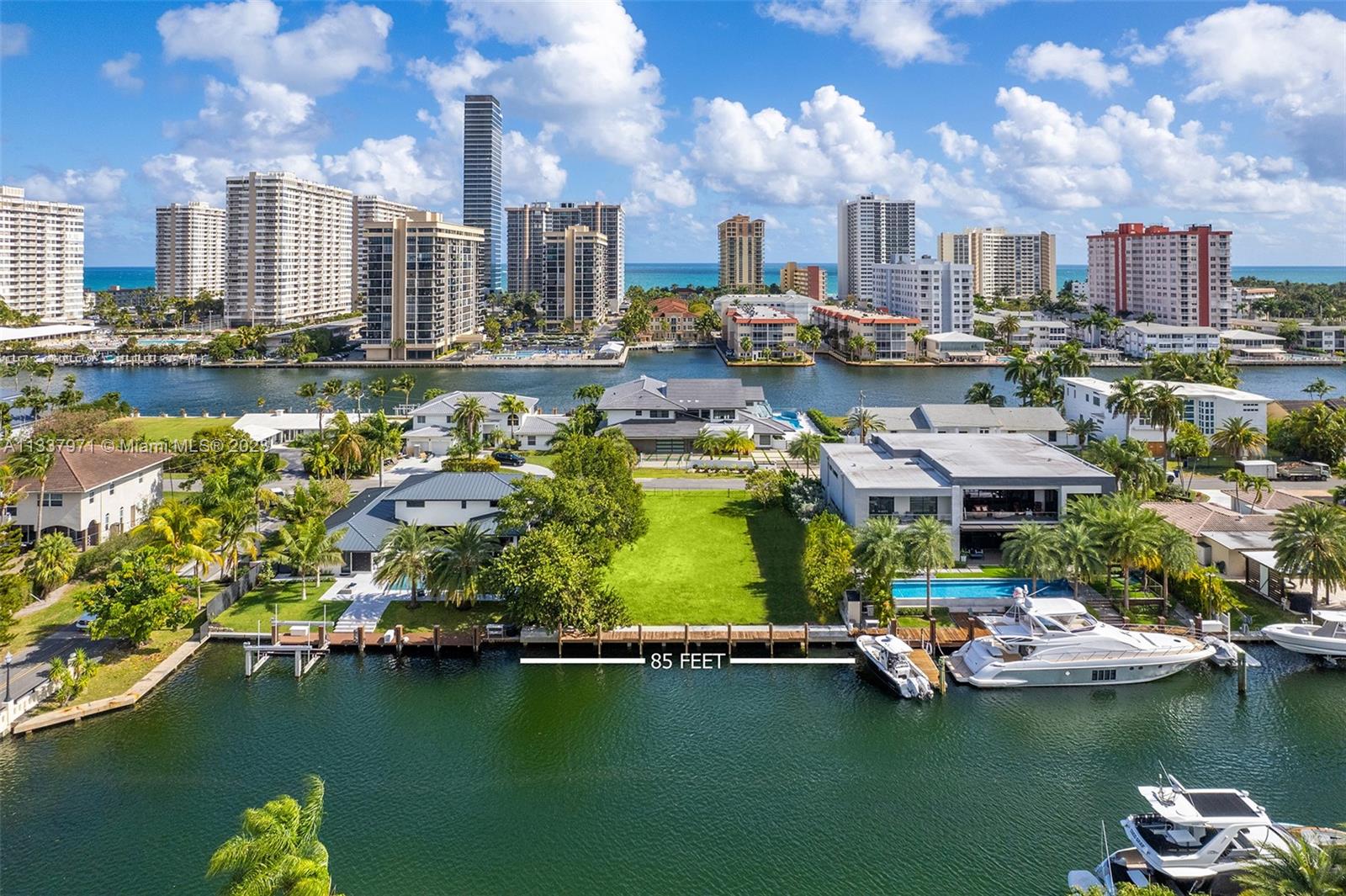 606 Palm Dr