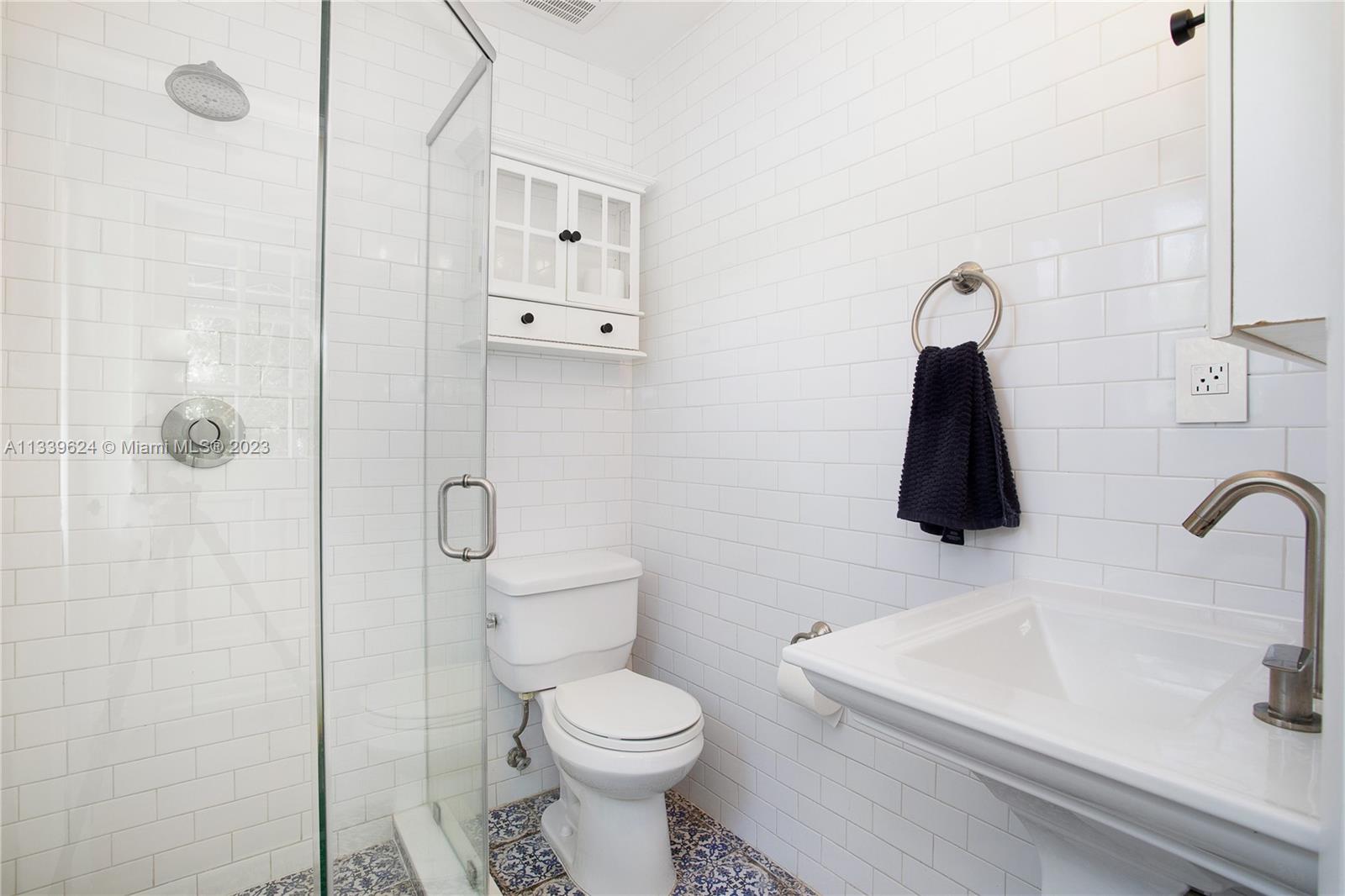 1128 Almeria Ave Unit: Guest House