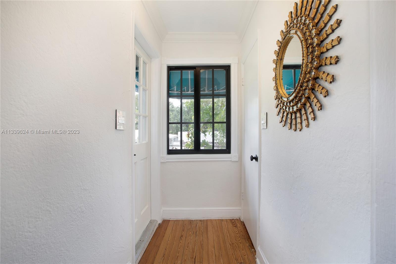 1128 Almeria Ave Unit: Guest House